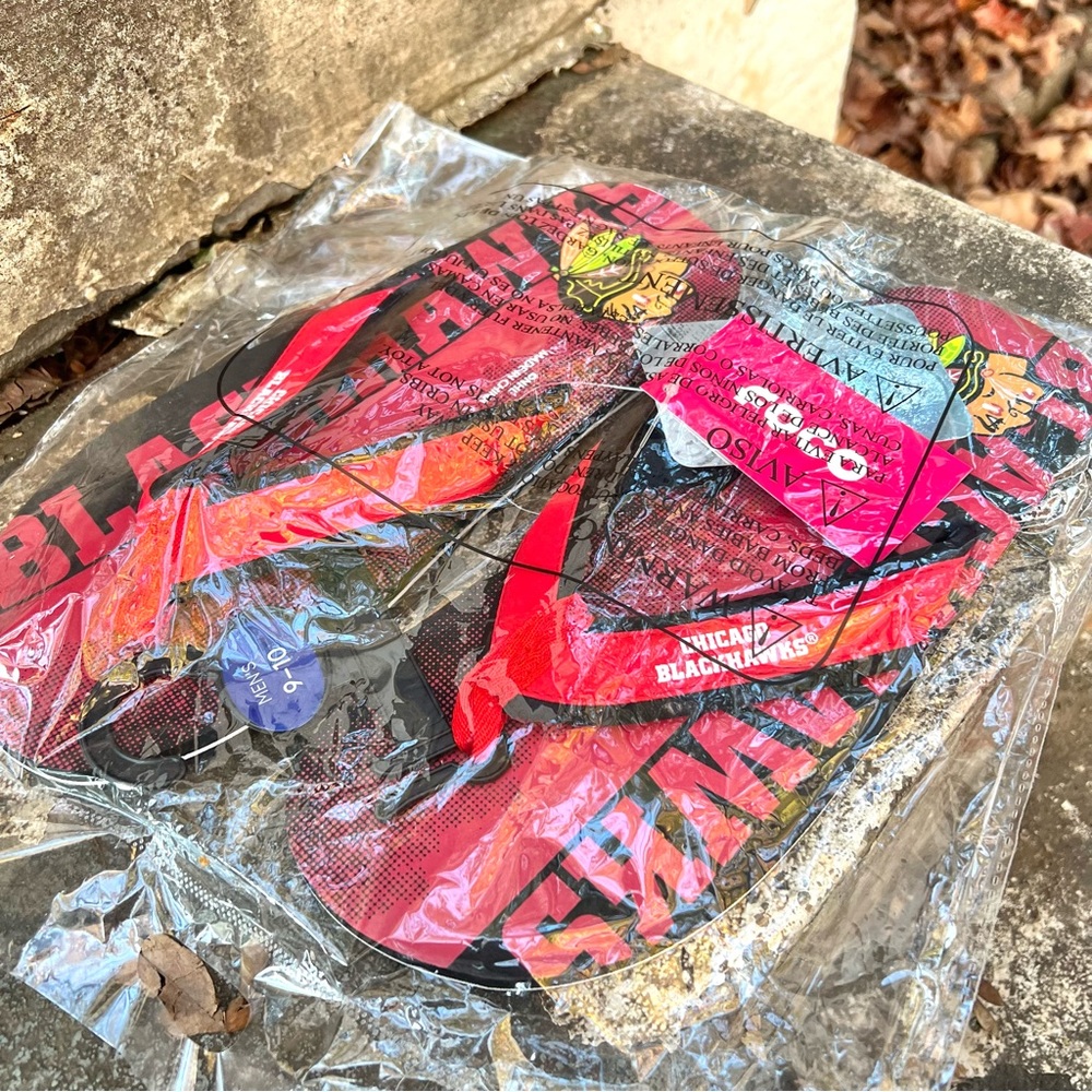 Chicago Blackhawks Flip Flops 9-10 Men’s Sandals Medium New In Package